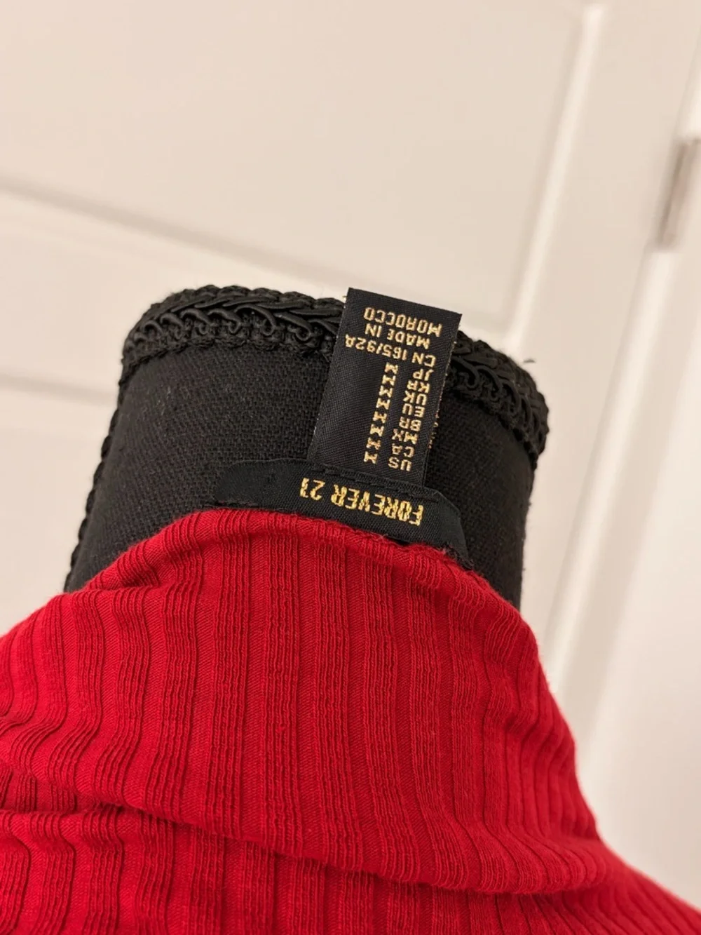 Forever 21 Red Ribbed Mock Neck Tank - Picture 4 of 4